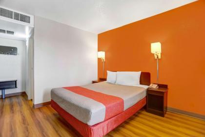 Motel 6-Grants NM - image 9