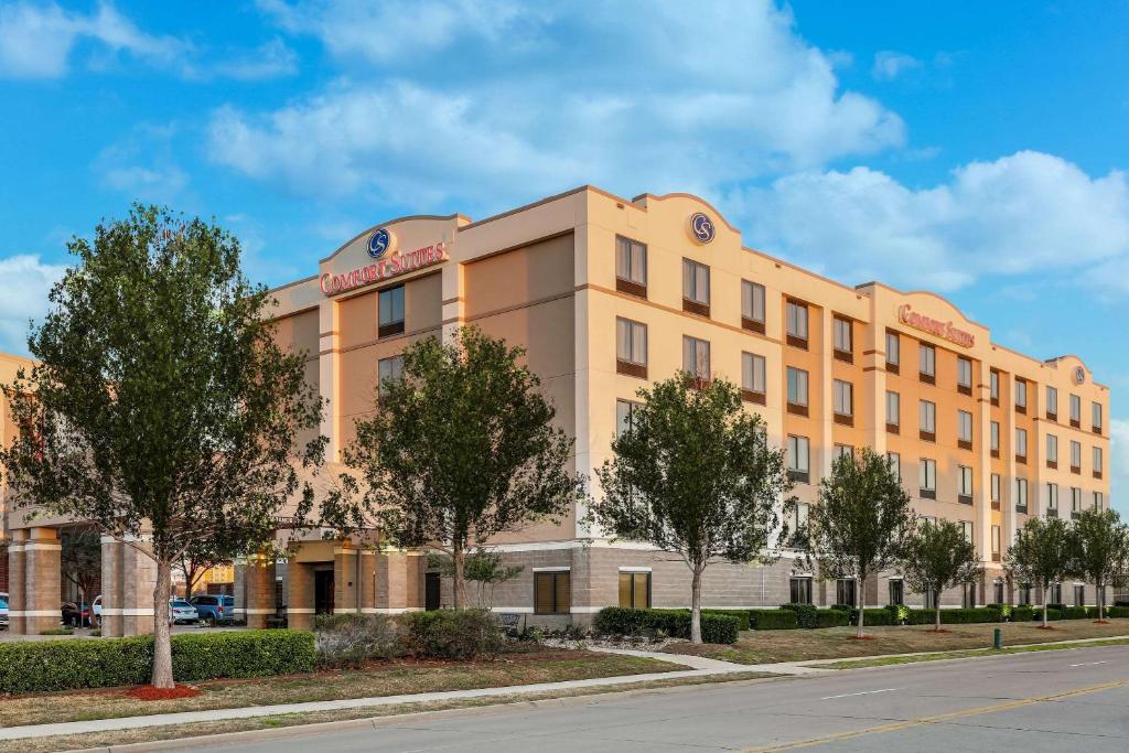 Comfort Suites DFW N/Grapevine - main image