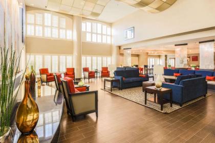 Comfort Suites DFW N/Grapevine - image 4
