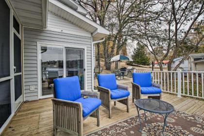 Lily Pad Waterfront Oasis on Lake of the Ozarks! - image 10