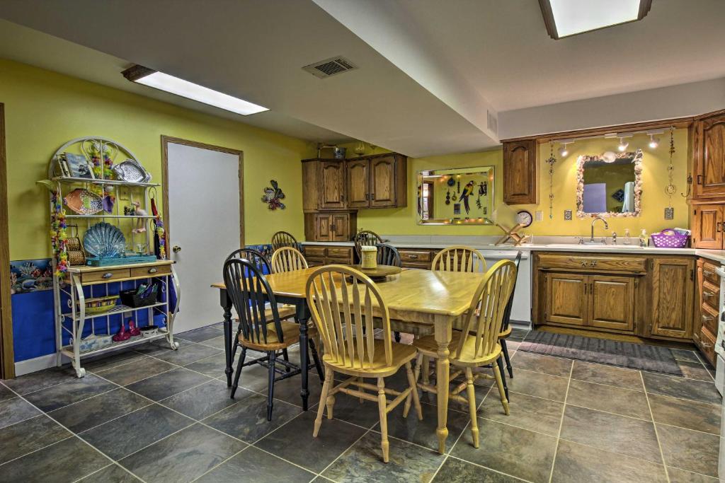 Lily Pad Waterfront Oasis on Lake of the Ozarks! - image 4