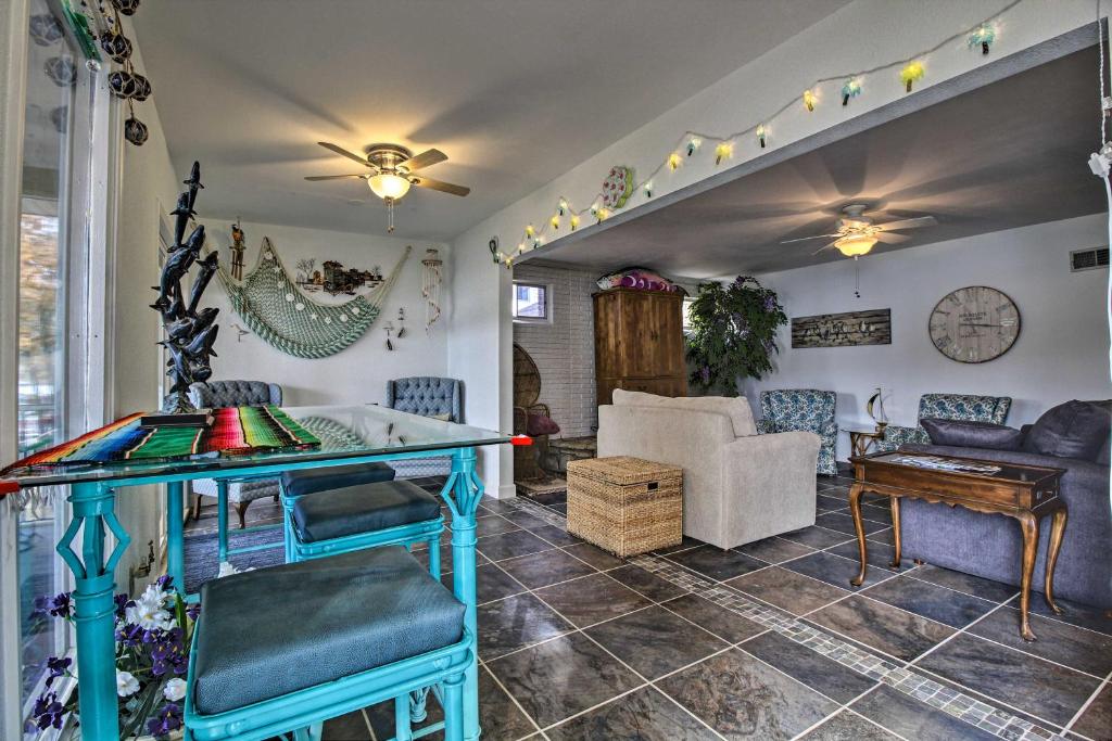 Lily Pad Waterfront Oasis on Lake of the Ozarks! - image 5