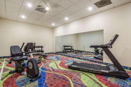 Quality Inn - image 7