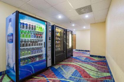 Quality Inn - image 8