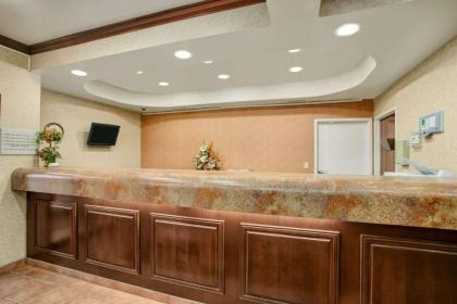 Super 8 by Wyndham Grayville - image 11