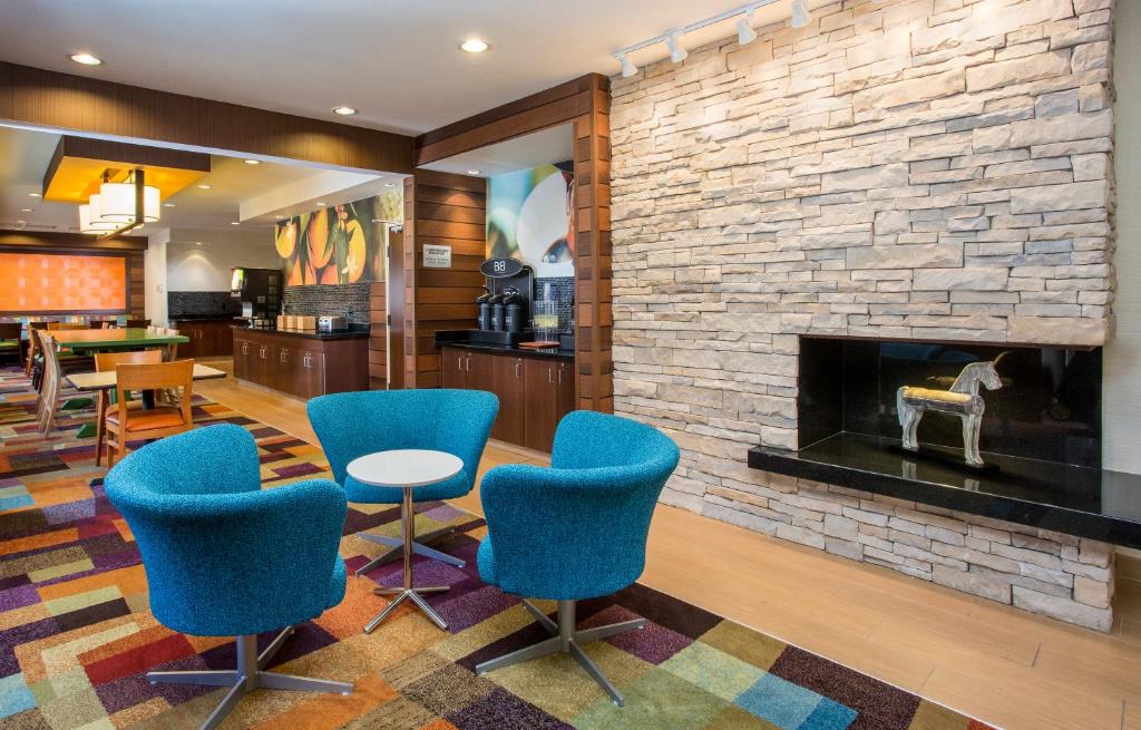 Fairfield Inn & Suites Greeley - image 4