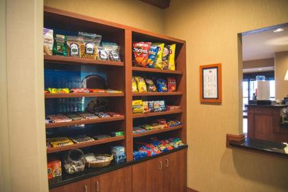 Hampton Inn & Suites Greeley - image 4