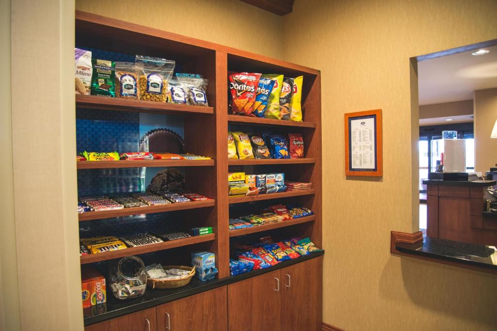 Hampton Inn & Suites Greeley - image 4
