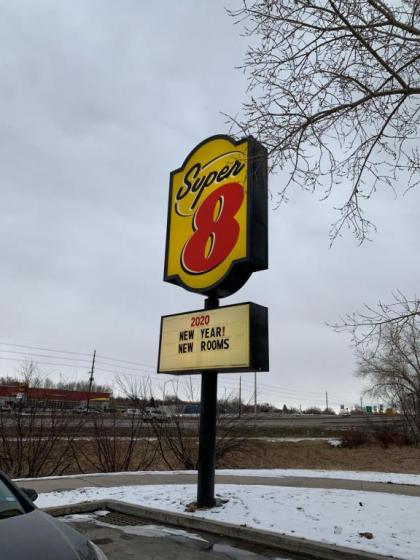 Super 8 by Wyndham Greeley - image 5
