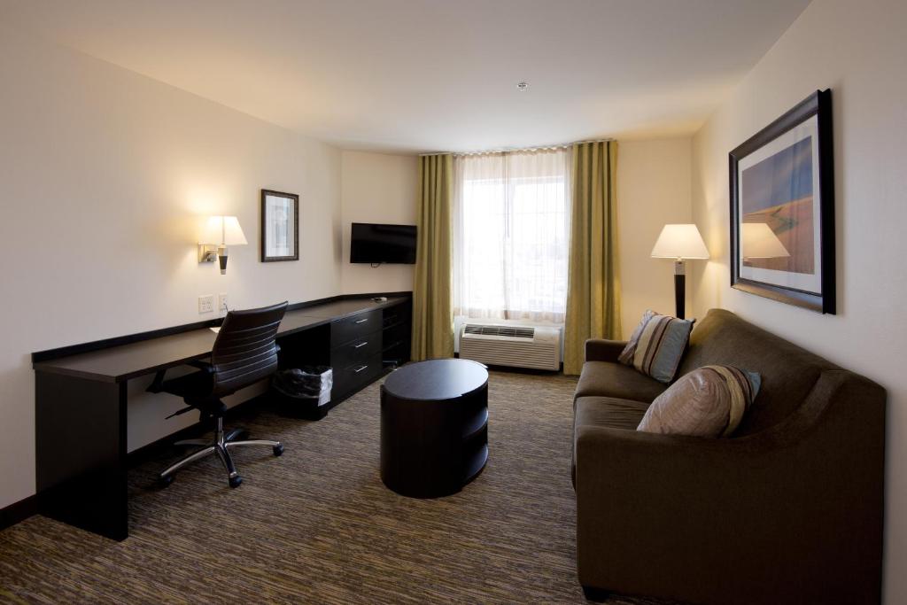 Candlewood Suites Greeley an IHG Hotel - image 3