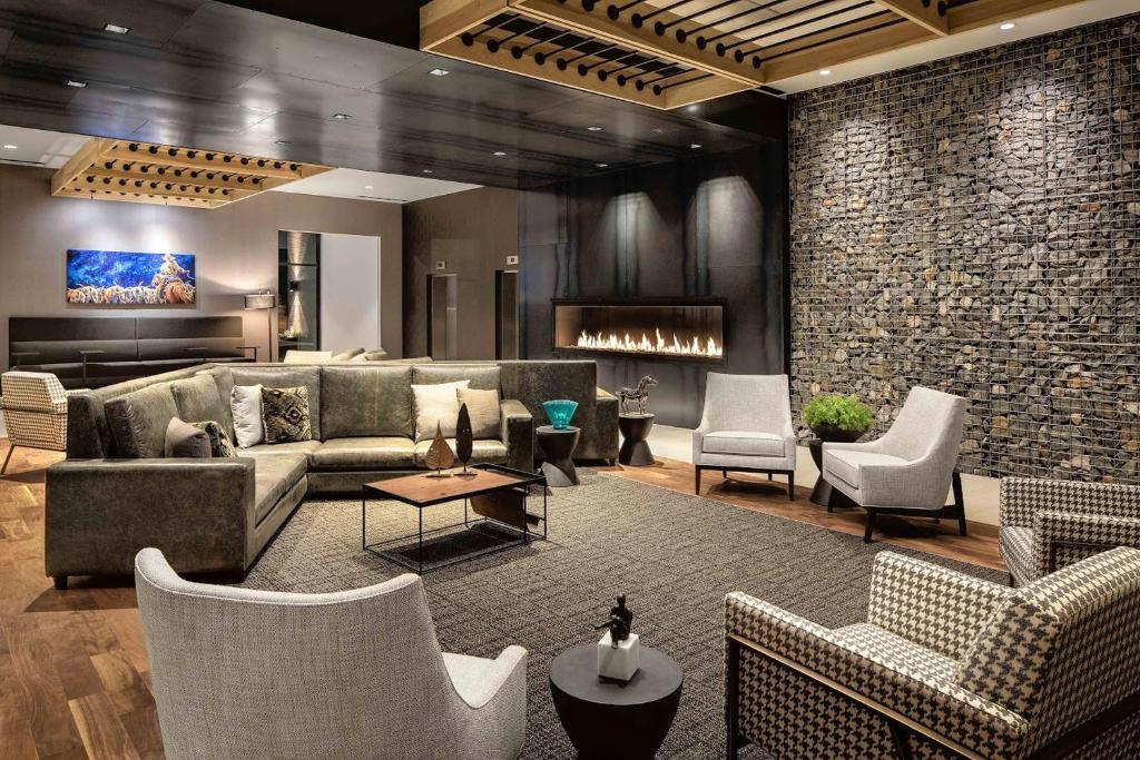 Doubletree By Hilton Greeley At Lincoln Park - image 3