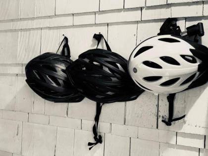 Inviting Bungalow Next to UNC - Free cruiser bikes! - image 11