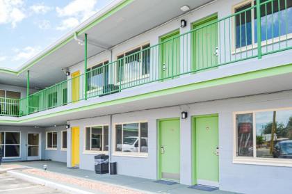 GREELEY UNIVERSITY INN/ GREELEY INN - image 2