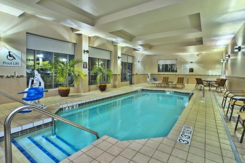 Holiday Inn Green Bay - Stadium an IHG Hotel - image 2