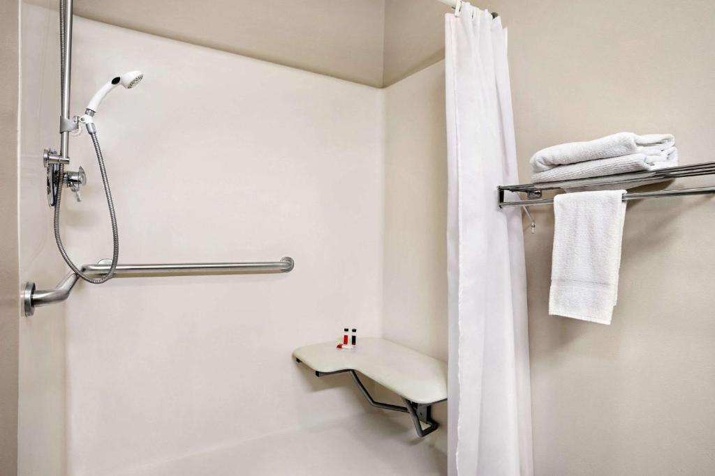 Travelodge by Wyndham Green River - image 3