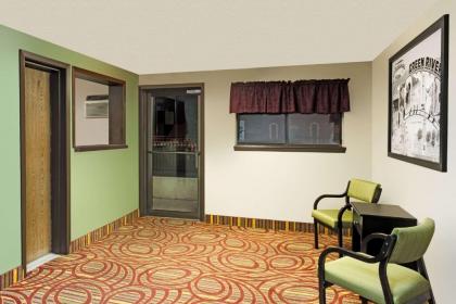 Super 8 by Wyndham Green River - image 12