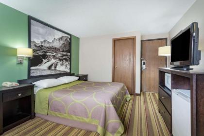 Super 8 by Wyndham Green River - image 3
