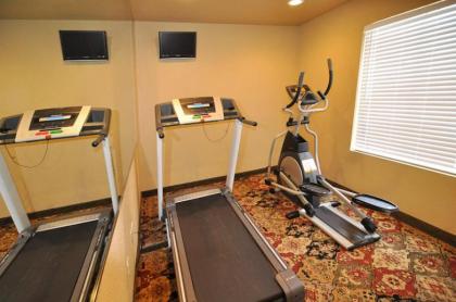 Hilltop Inn and Suites - image 3