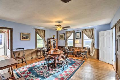 Cozy Home with Vineyard Working Farm and Fall Foliage - image 12