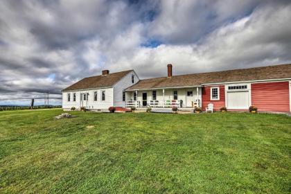 Cozy Home with Vineyard Working Farm and Fall Foliage - image 14