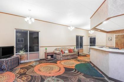 Relax Inn Greeneville - image 3
