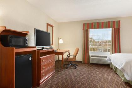 Hampton Inn & Suites Greenfield - image 21