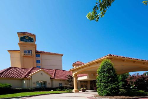 La Quinta by Wyndham Greensboro NC - main image