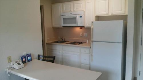 InTown Suites Extended Stay Greensboro NC- Americhase - image 3