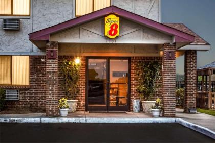 Super 8 by Wyndham Greenville Greenville North Carolina