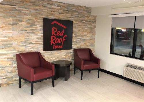 Red Roof Inn Greenville NC - image 5