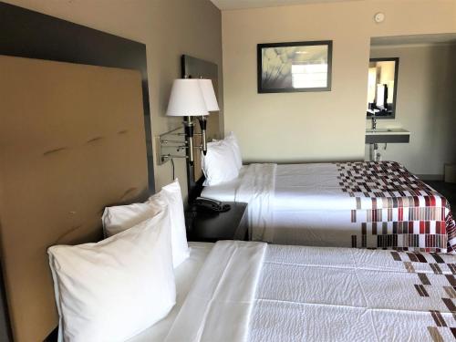 Red Roof Inn Greenville NC - image 6