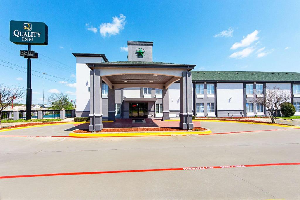 Quality Inn Greenville I-30 - main image