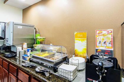Quality Inn Greenville I-30 - image 7