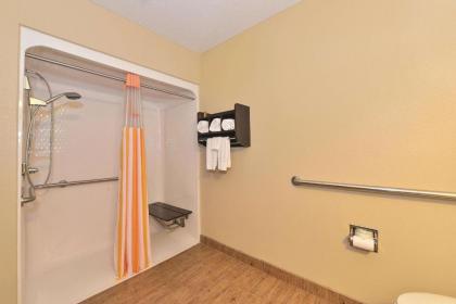 La Quinta by Wyndham Indianapolis Greenwood - image 2