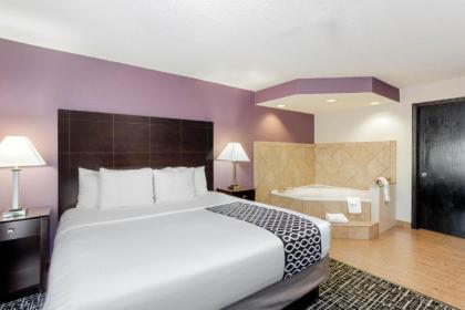 La Quinta by Wyndham Indianapolis Greenwood - image 5
