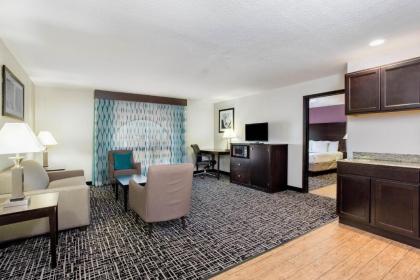 La Quinta by Wyndham Indianapolis Greenwood - image 6
