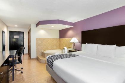 La Quinta by Wyndham Indianapolis Greenwood - image 7