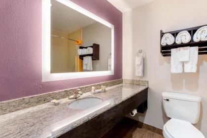 La Quinta by Wyndham Indianapolis Greenwood - image 9