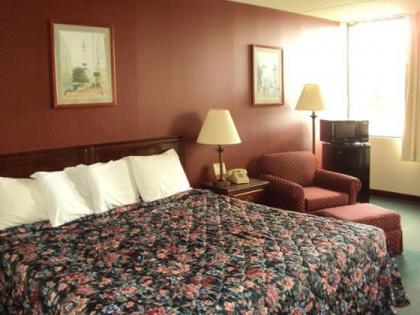Red Carpet Inn Fanta Suites Hotel - image 2