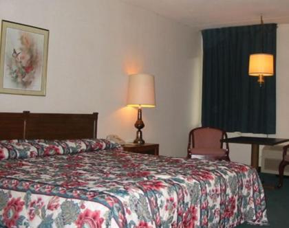 Red Carpet Inn Fanta Suites Hotel - image 5
