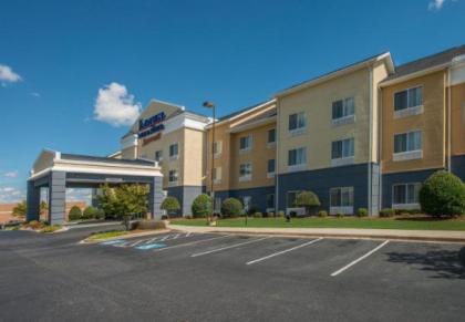 Fairfield Inn & Suites by Marriott Greenwood - image 1