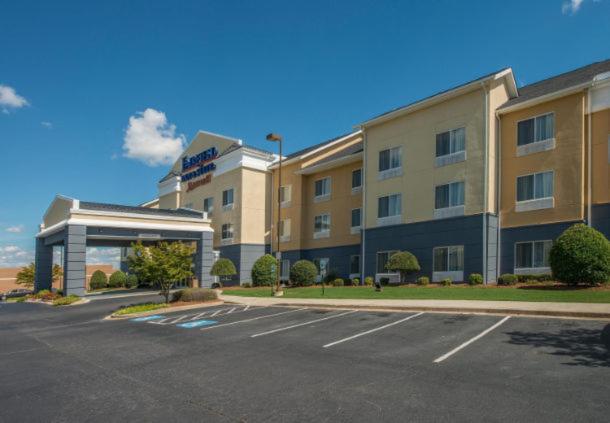 Fairfield Inn & Suites by Marriott Greenwood - main image