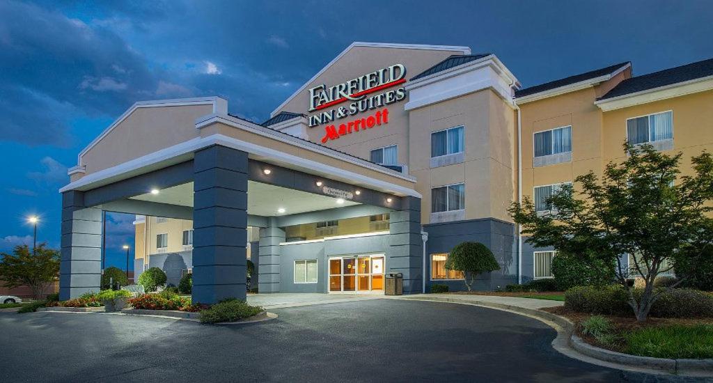 Fairfield Inn & Suites by Marriott Greenwood - image 3