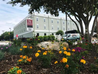 Inn on the Square - image 11
