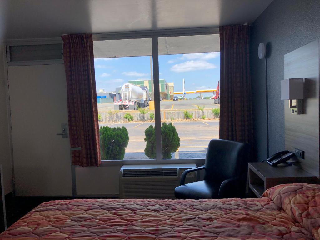 Mid Continent Inn - image 6