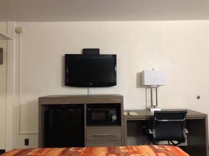 Mid Continent Inn - image 8