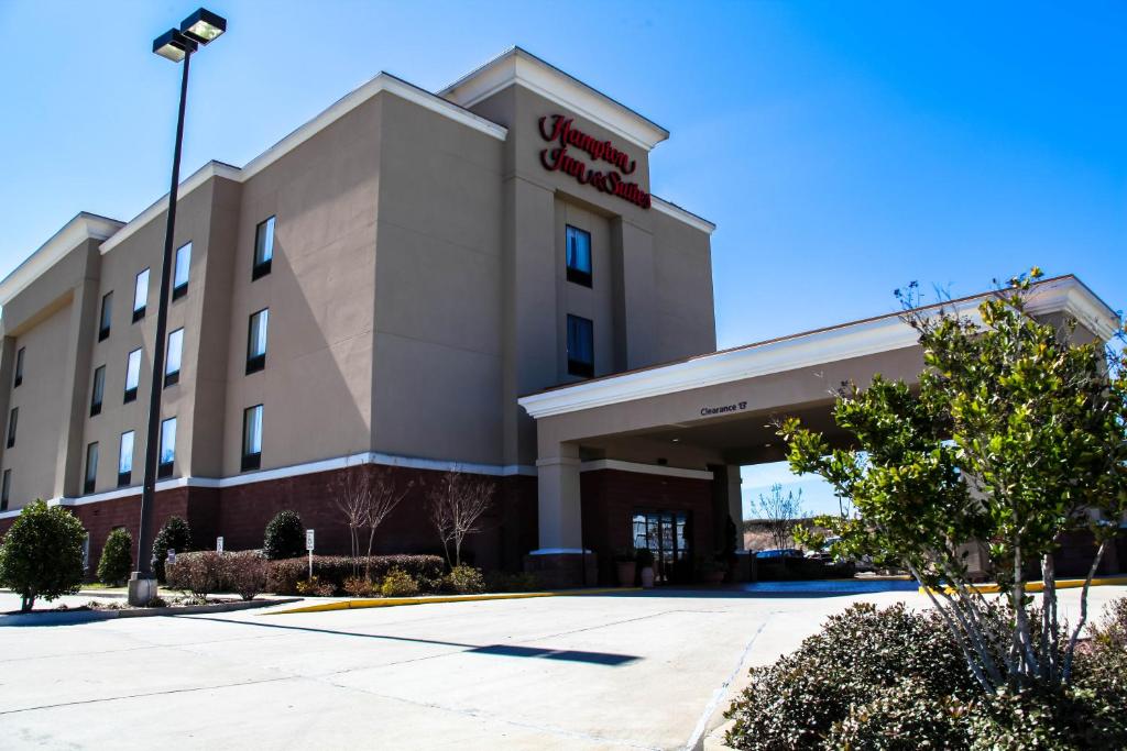 Hampton Inn & Suites Grenada - main image