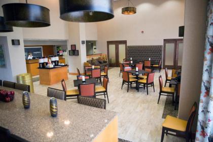 Hampton Inn & Suites Grenada - image 10