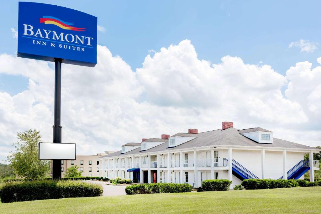 Baymont by Wyndham Grenada - main image