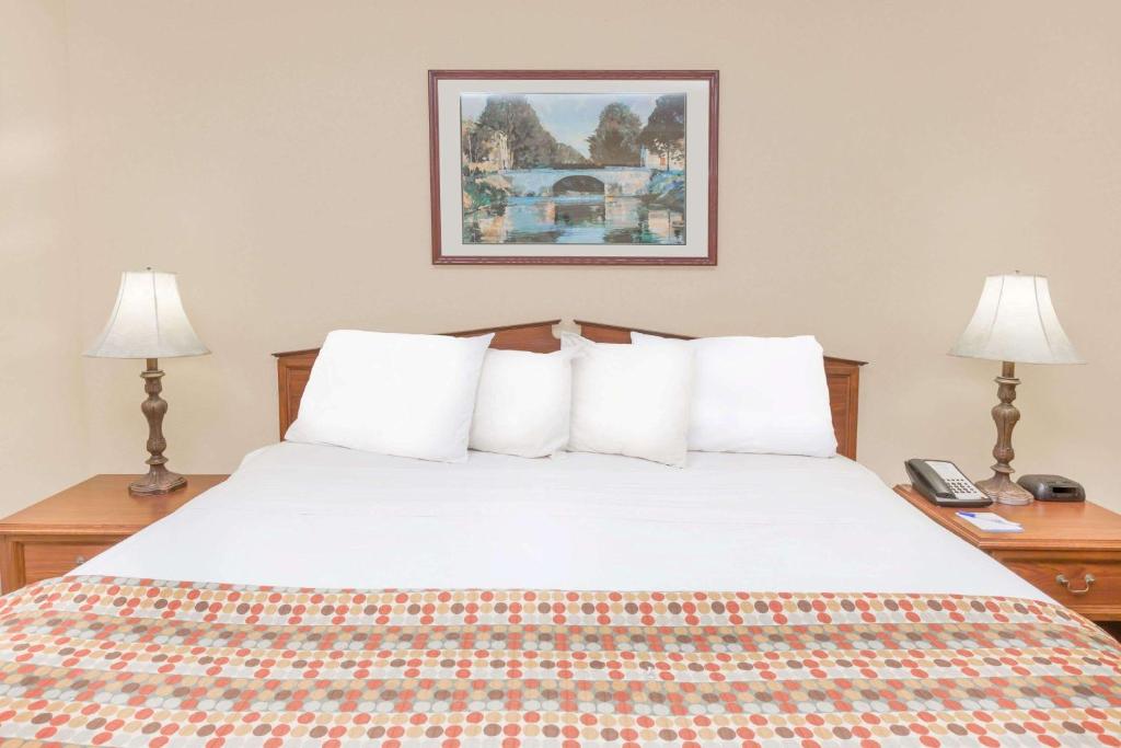 Baymont by Wyndham Grenada - image 3